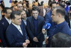 بازدید معاون علمی و فناوری رئیس جمهور از غرفه بیمه البرز در نمایشگاه پتروشیمی