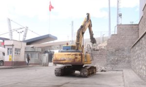 به همت سازمان منطقه آزاد ماکو، عملیات حذف مانع توسعه گیت‌های خروجی مرز بازرگان آغاز شد