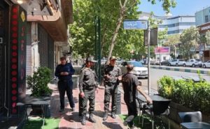 اجرای یک‌ماهه طرح ساماندهی بساط گستران “دستفروشان” در مسیر ایستگاه متروی قلهک تا متروی شریعتی
